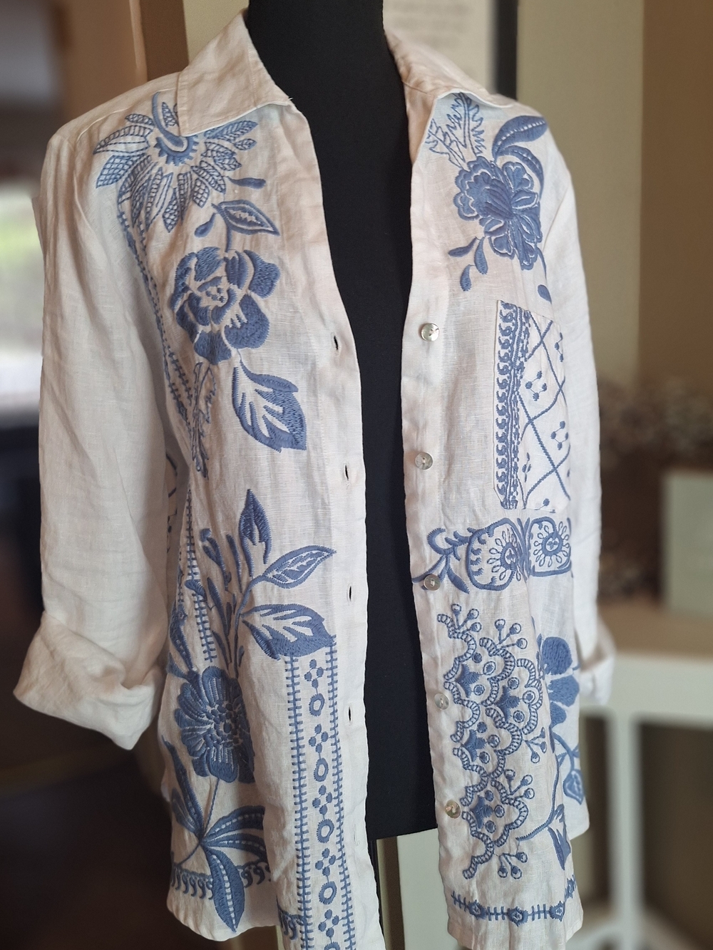 Johnny Was Lyra White Linen Shirt with Blue Floral Embroidery S - Picture 7 of 16